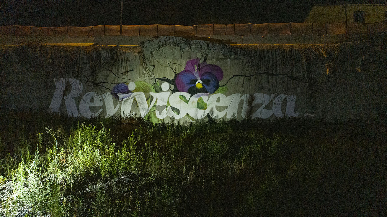 ''Reviviscenza'' Spray e pittura al quarzo su muro 6 x 18,5 m Ponte Morandi Genova 2019