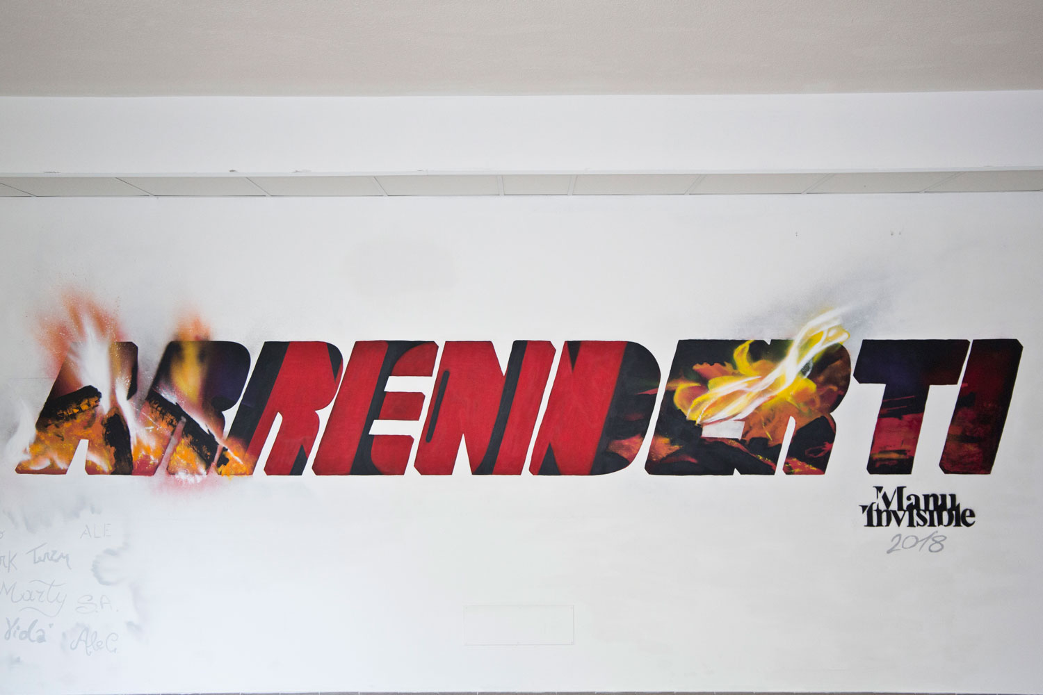 ''NON arrenderti'' Spray and quartz paint on wall 1,5 x 6 m Sanluri 2018