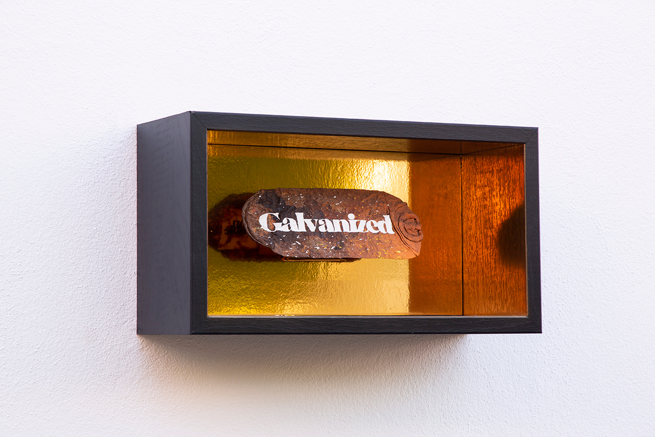 ''Galvanized'' acrylique et spray sur spray rouillé 40 x 22 x 16 cm 2022
